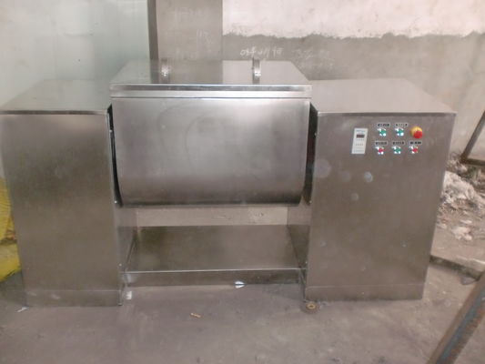 เครื่องผสมอุตสาหกรรม 380V 440V เครื่องผสมผงแห้ง 150 กก. / ชุด